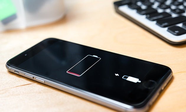 La décharge soudaine de la batterie de l'iPhone : raisons cachées et solutions - UGREEN FR